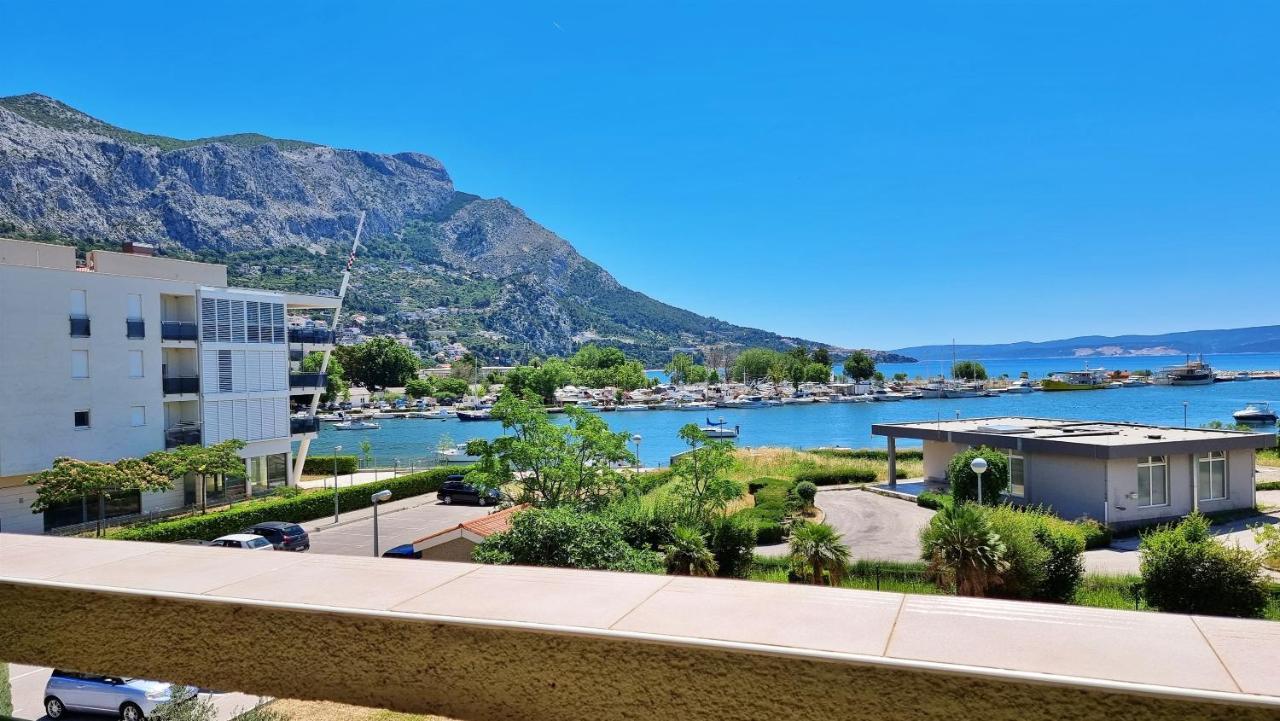 Apartment Cesarica โอมิช ภายนอก รูปภาพ