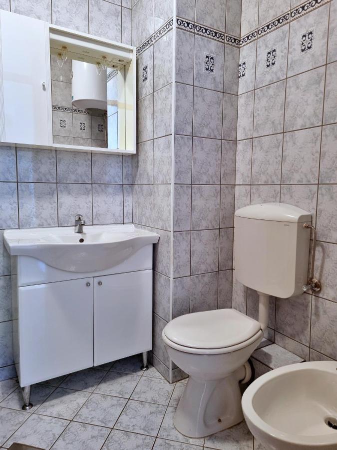 Apartment Cesarica โอมิช ภายนอก รูปภาพ