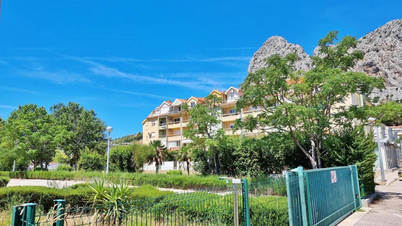 Apartment Cesarica โอมิช ภายนอก รูปภาพ