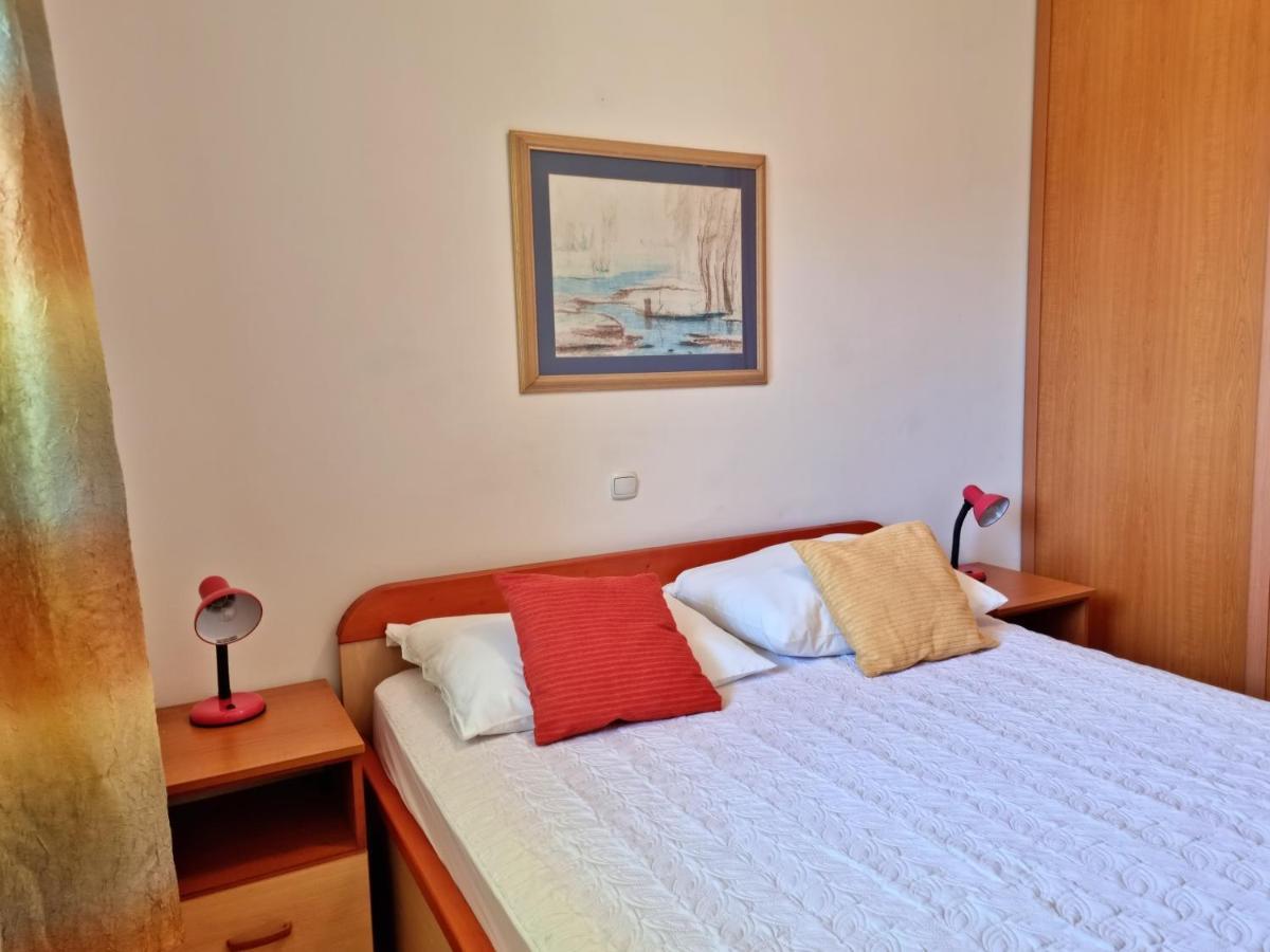 Apartment Cesarica โอมิช ภายนอก รูปภาพ